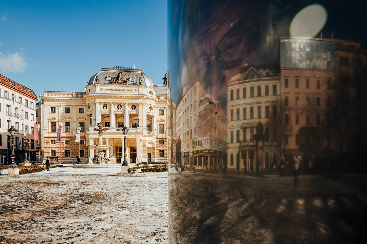 découvrez l'élégance et l'histoire des bâtiments historiques, témoins d'un patrimoine architectural riche. plongez au cœur de leur origine et de leurs histoires fascinantes, tout en explorant leur rôle dans notre culture et notre société.