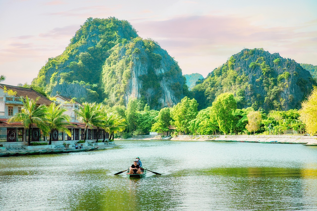 découvrez ninh thuan, une province du vietnam célèbre pour ses paysages époustouflants, ses plages idylliques et sa culture riche. explorez ses sites historiques, déguster des spécialités locales et profitez d'expériences inoubliables au cœur de la nature.