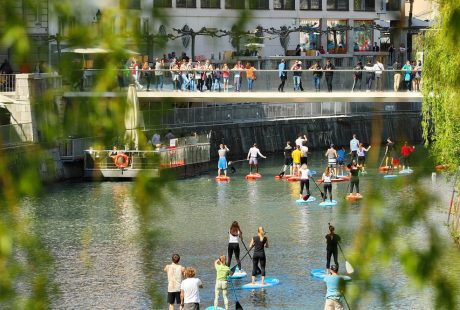 découvrez des activités de team-building captivantes qui renforcent la cohésion et stimulent la motivation au sein de votre équipe. transformez vos collaborateurs en une véritable équipe soudée grâce à des expériences inoubliables et enrichissantes.