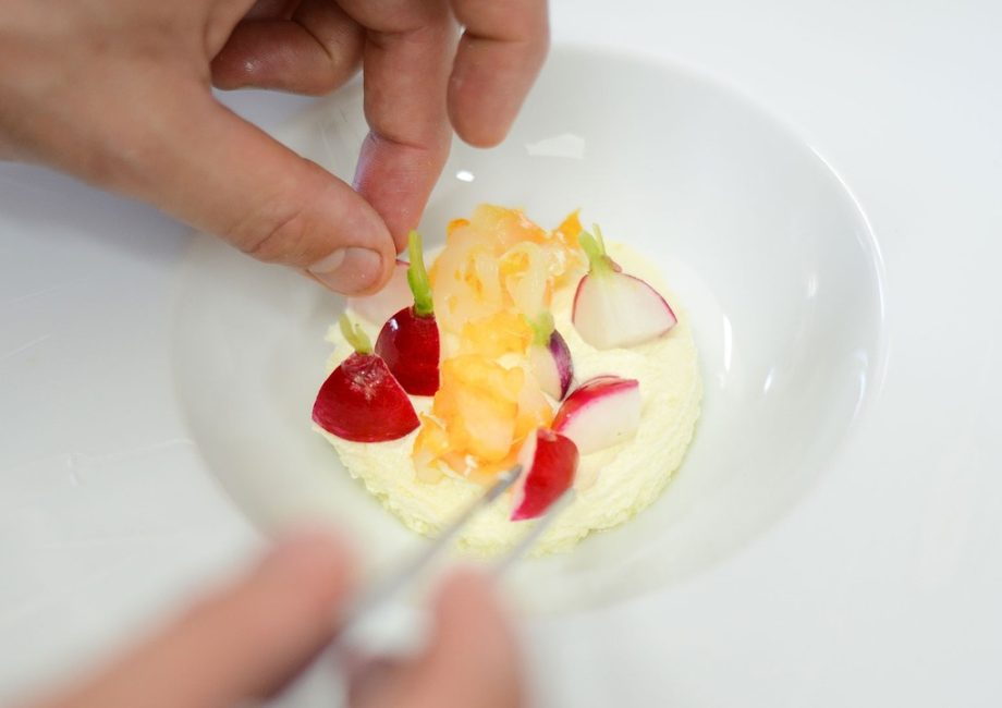 découvrez l'art de la gastronomie, une célébration des saveurs et des techniques culinaires du monde entier. apprenez à créer des plats raffinés, explorez des recettes inspirantes et plongez dans l'univers des chefs étoilés. que vous soyez un passionné ou un amateur, laissez-vous emporter par la magie des goûts.
