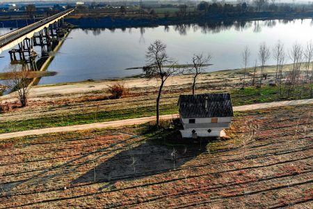 découvrez l'émilie-romagne, une région italienne célèbre pour sa riche gastronomie, ses paysages pittoresques et son patrimoine culturel. explorez des villes historiques comme bologne et parme, et profitez des délices culinaires qui font la renommée de cette terre d'art et de traditions.