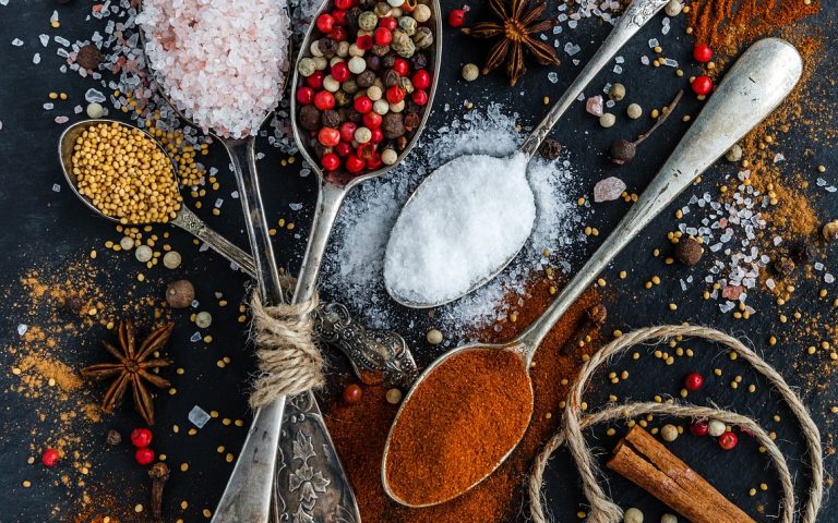 découvrez une aventure culinaire fascinante où chaque plat raconte une histoire unique. explorez de nouvelles saveurs, apprenez des techniques de cuisine variées et laissez-vous emporter par des expériences gastronomiques inoubliables.