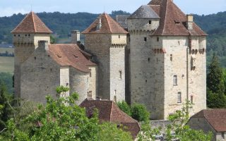 découvrez la corrèze, un département français plein de charme, où nature préservée, patrimoine historique et gastronomie locale se rencontrent. explorez ses paysages variés, ses villages authentiques et laissez-vous séduire par la douceur de vivre au cœur du limousin.