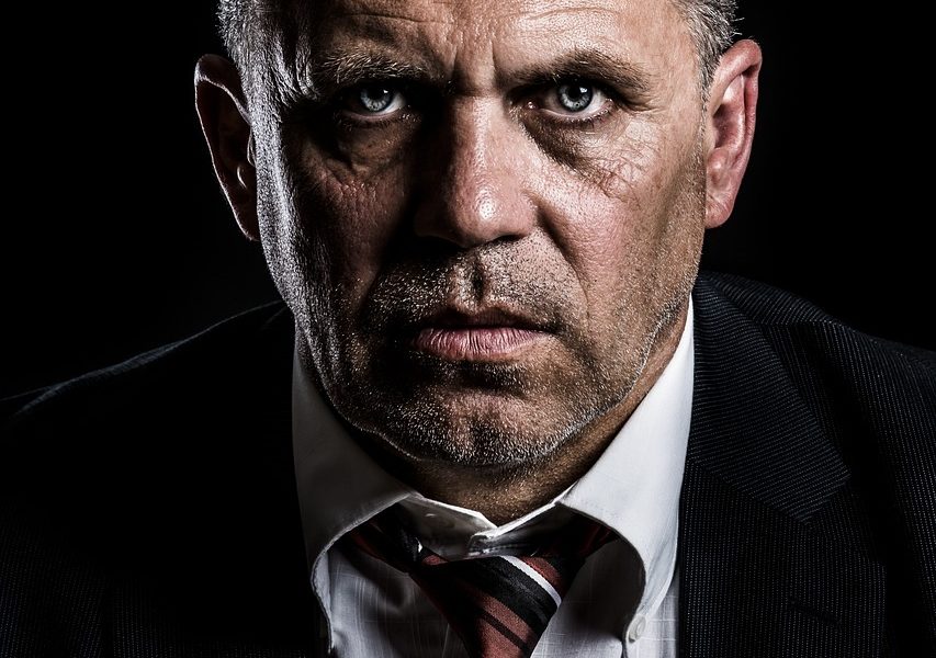 découvrez l'univers des influenceurs : leurs impacts sur les tendances, leur rôle dans le marketing digital et comment ils transforment la manière dont les marques interagissent avec leur audience. plongez dans ce phénomène incontournable et apprenez à naviguer dans le monde des influenceurs.