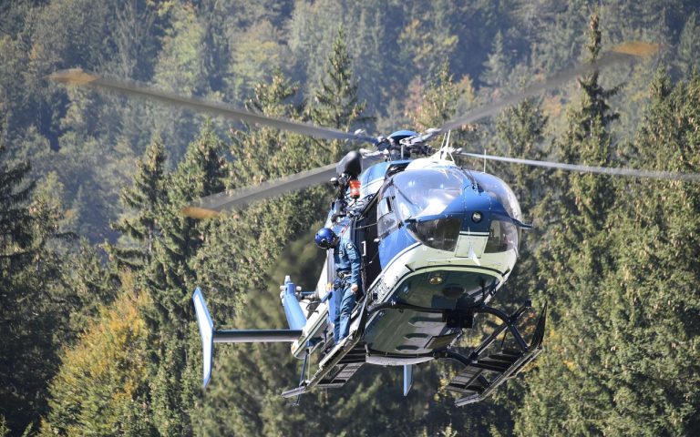 découvrez passy, une charmante commune située au cœur des alpes, offrant des paysages époustouflants, des activités en plein air et une riche culture locale. explorez ses sentiers de randonnée, ses stations de ski réputées et savourez la gastronomie savoyarde dans une ambiance authentique. passy, la destination idéale pour les amoureux de la nature et des sports de montagne.