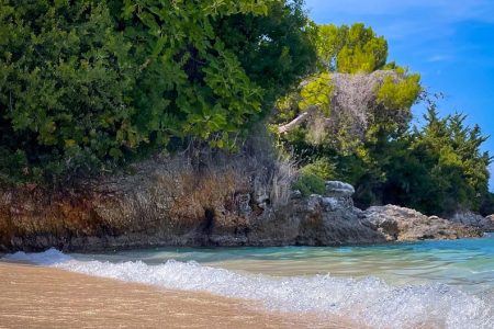 découvrez les balkans, une région riche en histoire, culture et paysages à couper le souffle. explorez ses villes vibrantes, ses traditions uniques et sa gastronomie savoureuse. partez à l'aventure dans cette destination en plein essor en europe.