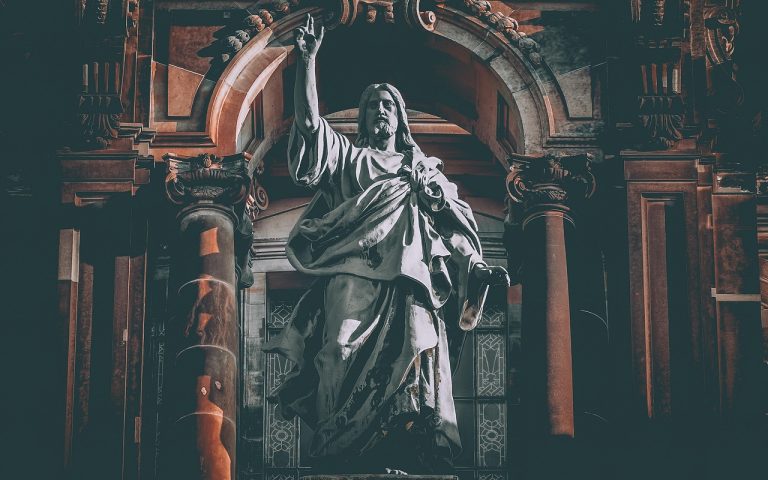 découvrez l'artisanat local, où la passion et le savoir-faire se rencontrent pour créer des pièces uniques et authentiques. explorez les talents de nos artisans et plongez dans un monde de créativité et de tradition.