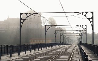 découvrez la via francigena, l’un des plus célèbres itinéraires de pèlerinage reliant canterbury à rome, à travers paysages historiques, villages pittoresques et expériences culturelles uniques. préparez votre aventure sur cet emblème du patrimoine européen.
