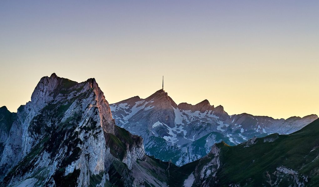 partez à l’aventure et découvrez des destinations fascinantes, des activités palpitantes et des conseils pour vivre des expériences inoubliables. explorez le monde, sortez de votre zone de confort et laissez-vous inspirer par notre guide complet de l’aventure.