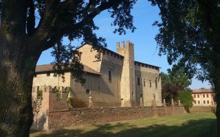 découvrez piacenza, une charmante ville italienne réputée pour son riche patrimoine historique, son architecture médiévale et sa délicieuse gastronomie locale. explorez ses monuments emblématiques et laissez-vous séduire par l’atmosphère authentique de piacenza.