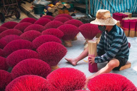 découvrez la richesse de la culture ivoirienne à travers ses traditions, sa gastronomie, sa musique, son artisanat et ses fêtes uniques. plongez au cœur de la côte d'ivoire et explorez tout ce qui fait la diversité et la vitalité de ce patrimoine africain.