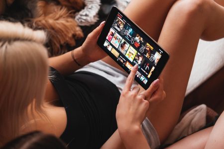 découvrez le meilleur de netflix, votre plateforme de streaming préférée, avec un vaste choix de films, séries et documentaires captivants à regarder en illimité. plongez dans un monde de divertissement depuis chez vous!