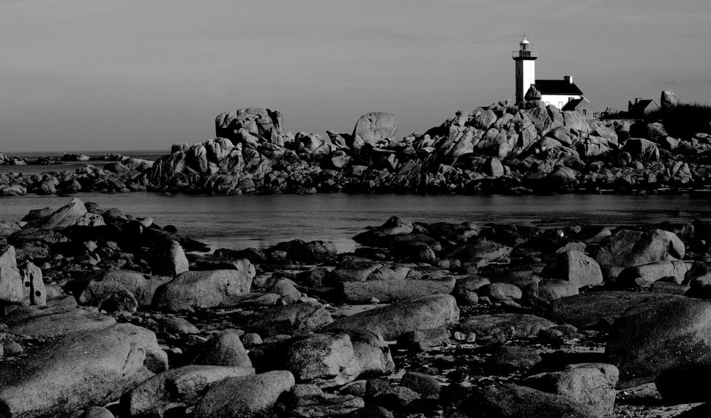 découvrez la bretagne, région emblématique de la france, connue pour ses paysages côtiers époustouflants, sa culture riche et ses traditions celtiques. partez à la découverte de ses villages pittoresques, de sa gastronomie unique et de ses sites incontournables.