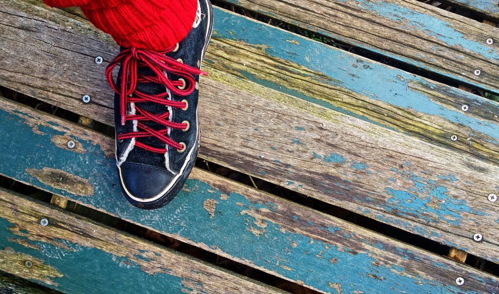 découvrez notre collection de chaussettes tendance pour tous les styles et toutes les saisons. confort, qualité et originalité pour habiller vos pieds au quotidien.