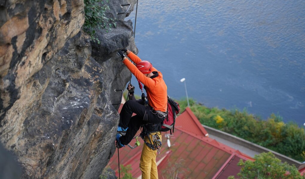 découvrez la via francigena, le célèbre itinéraire de pèlerinage reliant canterbury à rome à travers l'europe. histoire, conseils de voyage, étapes incontournables et expériences authentiques vous attendent sur ce parcours unique.