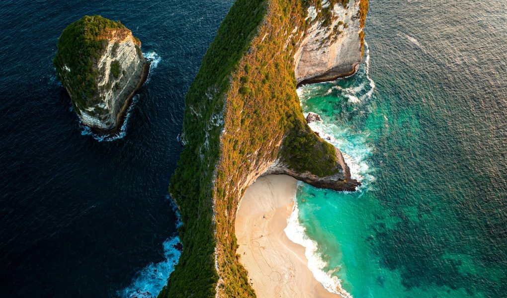 découvrez l’indonésie, un archipel fascinant d’asie du sud-est connu pour ses plages paradisiaques, ses volcans impressionnants, une culture riche et une biodiversité exceptionnelle. partez à la découverte de bali, java, sumatra et bien d’autres îles extraordinaires !