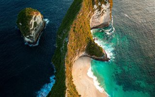 découvrez l’indonésie, un archipel fascinant d’asie du sud-est connu pour ses plages paradisiaques, ses volcans impressionnants, une culture riche et une biodiversité exceptionnelle. partez à la découverte de bali, java, sumatra et bien d’autres îles extraordinaires !