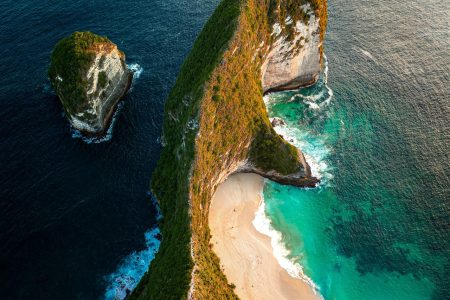 découvrez l’indonésie, un archipel fascinant d’asie du sud-est connu pour ses plages paradisiaques, ses volcans impressionnants, une culture riche et une biodiversité exceptionnelle. partez à la découverte de bali, java, sumatra et bien d’autres îles extraordinaires !