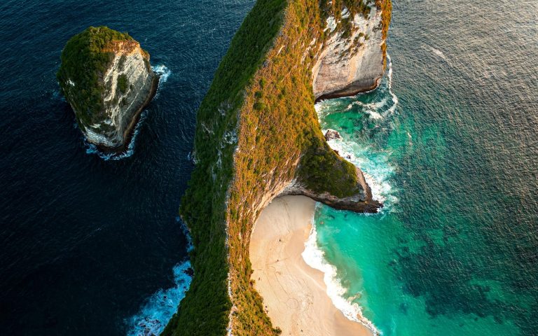 découvrez l’indonésie, un archipel fascinant d’asie du sud-est connu pour ses plages paradisiaques, ses volcans impressionnants, une culture riche et une biodiversité exceptionnelle. partez à la découverte de bali, java, sumatra et bien d’autres îles extraordinaires !