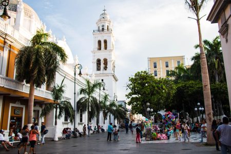 découvrez mexico, une ville vibrante au cœur du mexique : sites historiques, cuisine authentique, culture riche et ambiance envoûtante vous attendent pour un voyage inoubliable.