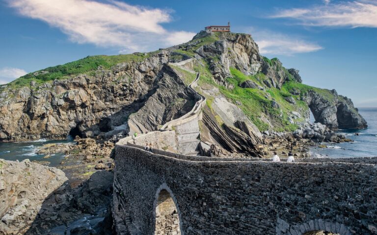 découvrez les meilleurs quartiers de bilbao : ambiance, culture, attractions et conseils pour explorer cette ville dynamique du pays basque. idéal pour préparer votre séjour !