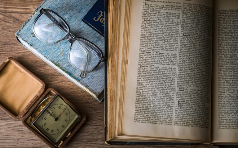 découvrez une sélection unique de montres vintages authentiques. des pièces rares et élégantes pour les passionnés d'horlogerie et les amateurs d’objets rétro. trouvez la montre vintage qui sublimera votre style.