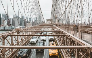 découvrez les différentes solutions de transportation, les innovations en matière de mobilité et des conseils pour voyager efficacement, que ce soit en ville ou à l’international.