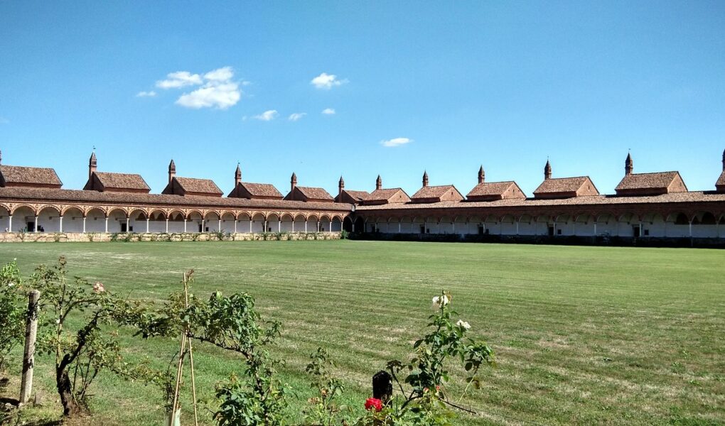 découvrez des alternatives d'hébergement uniques et originales pour vos voyages : maisons d’hôtes, appartements, auberges, logements insolites et bien plus encore pour un séjour inoubliable.