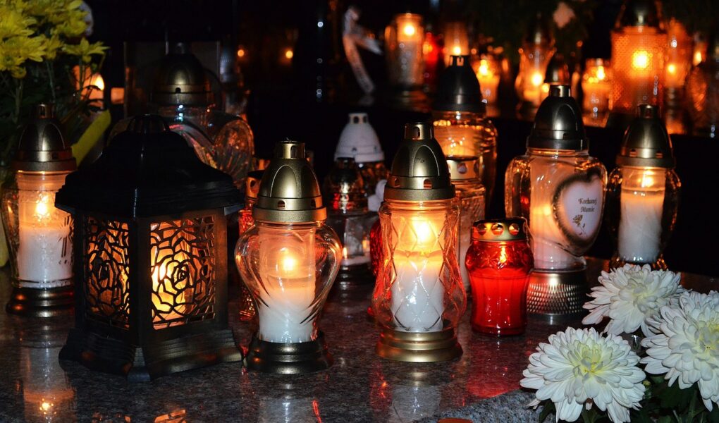 découvrez comment organiser des célébrations funéraires respectueuses et personnalisées, pour rendre hommage à la mémoire de vos proches tout en respectant leurs souhaits et différentes traditions.