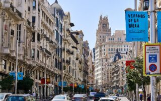 découvrez la via francigena, un itinéraire historique de pèlerinage reliant canterbury à rome. explorez ses paysages variés, son patrimoine culturel et ses conseils pratiques pour préparer votre voyage sur ce chemin légendaire.