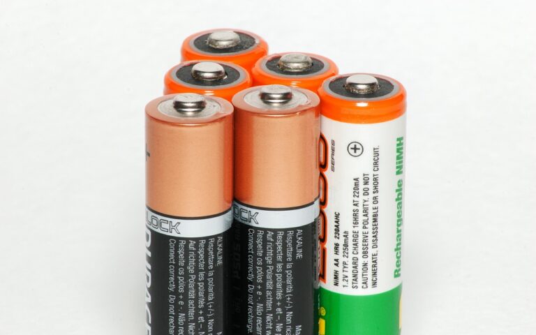 découvrez notre chargeur de batterie performant, idéal pour recharger rapidement et en toute sécurité tous types de batteries. fiabilité, efficacité et simplicité d’utilisation garanties.