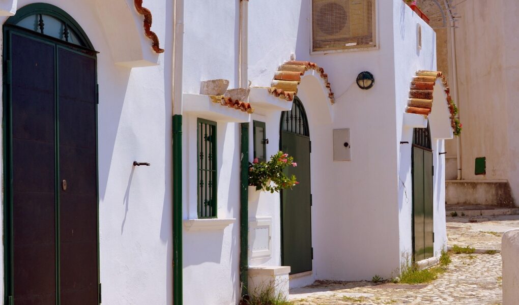 découvrez les meilleurs hôtels en pouilles (puglia) pour un séjour inoubliable en italie : hébergements de charme, vue sur la mer, services de qualité et emplacement idéal pour explorer cette région authentique.