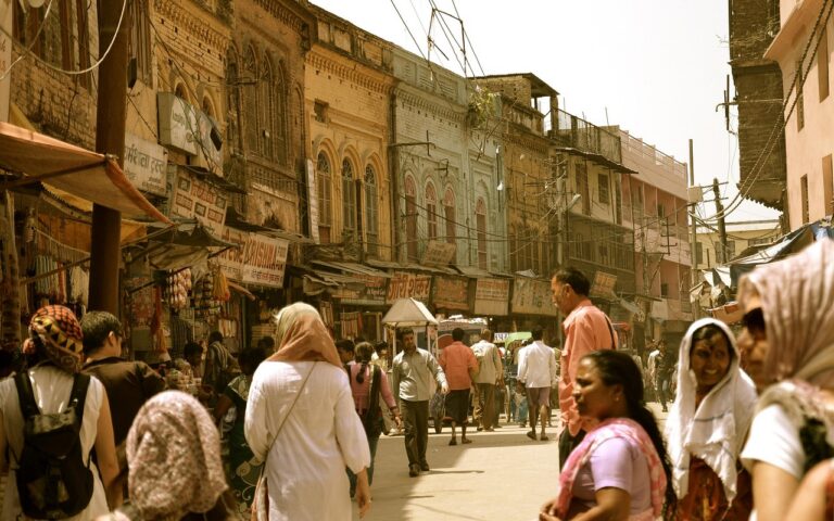 découvrez les meilleures applications pour organiser, planifier et optimiser vos road trips. retrouvez des apps indispensables pour la navigation, l’hébergement, la gestion des itinéraires et la découverte de lieux incontournables sur la route.