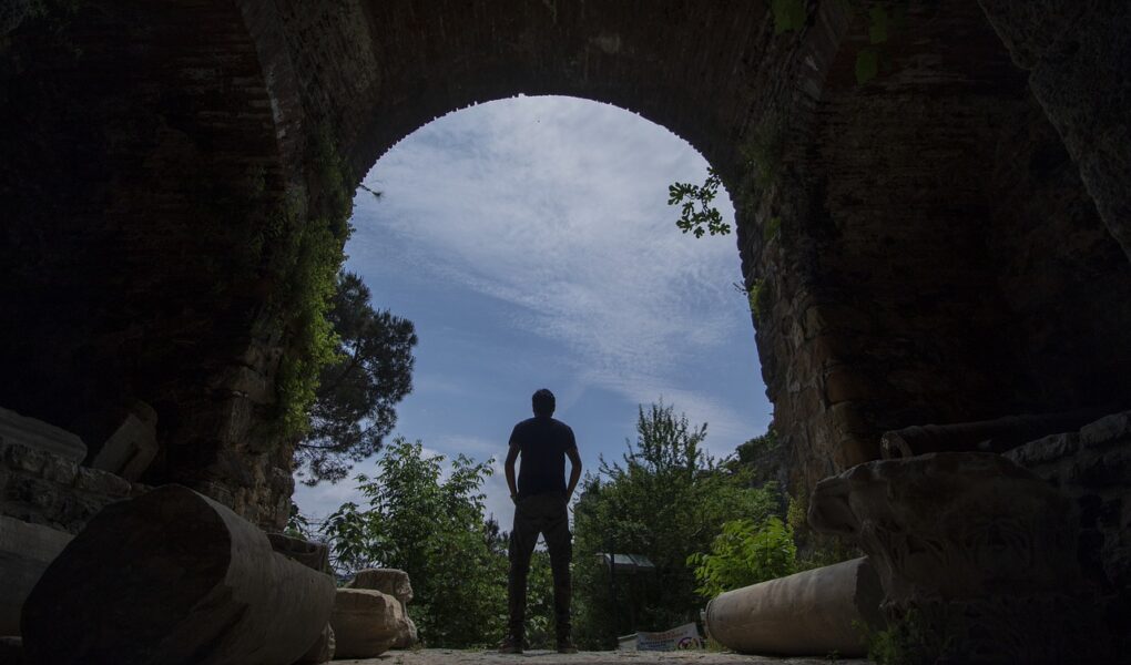 découvrez l'art du carnet de voyage : conseils, astuces et inspirations pour raconter vos aventures à travers des récits, photos et souvenirs mémorables.