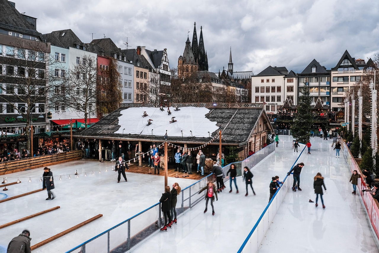 découvrez l’ambiance féerique du marché de noël : chalets, lumières, produits artisanaux et gourmandises pour profiter pleinement de la magie des fêtes.