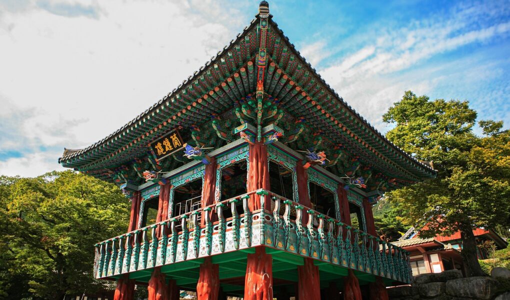 découvrez un voyage culturel enrichissant à travers des sites historiques, des traditions locales et des expériences authentiques.