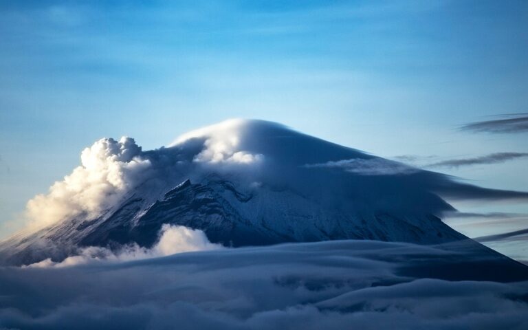 découvrez les principales attractions de grèce : sites historiques, paysages magnifiques et expériences culturelles incontournables pour un voyage inoubliable.