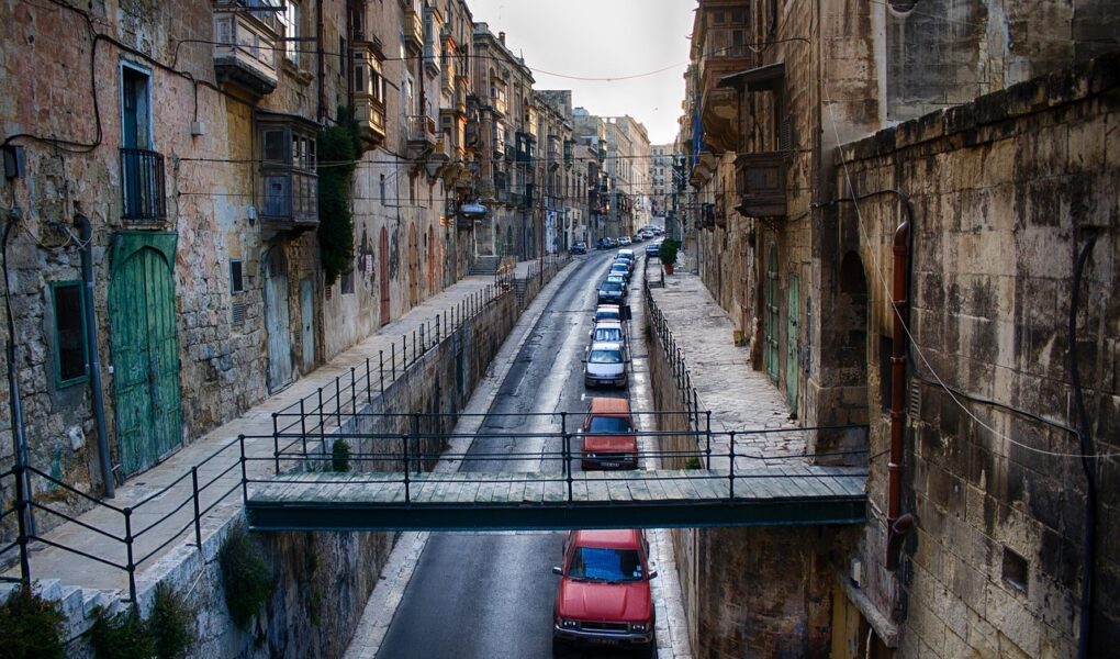 découvrez un itinéraire de voyage complet à malte pour explorer ses plages, sites historiques et villages pittoresques en optimisant votre séjour.