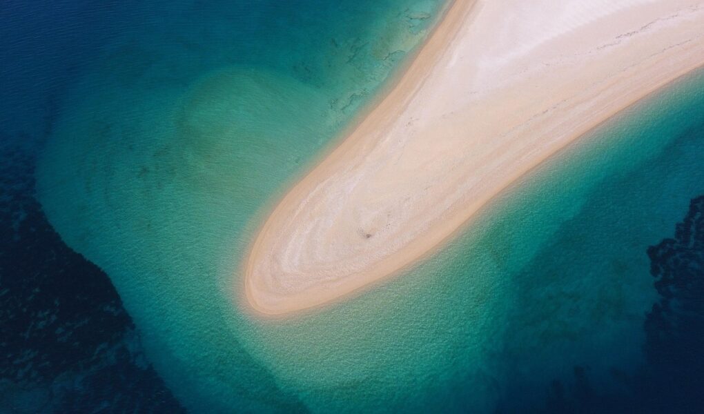 découvrez la croatie, une destination touristique incontournable avec ses plages paradisiaques, son patrimoine historique riche et sa nature préservée. planifiez votre voyage et vivez une expérience inoubliable.