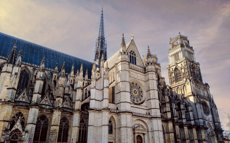 découvrez la région gastronomique française, célèbre pour ses spécialités culinaires authentiques, ses vins raffinés et son art de vivre unique.