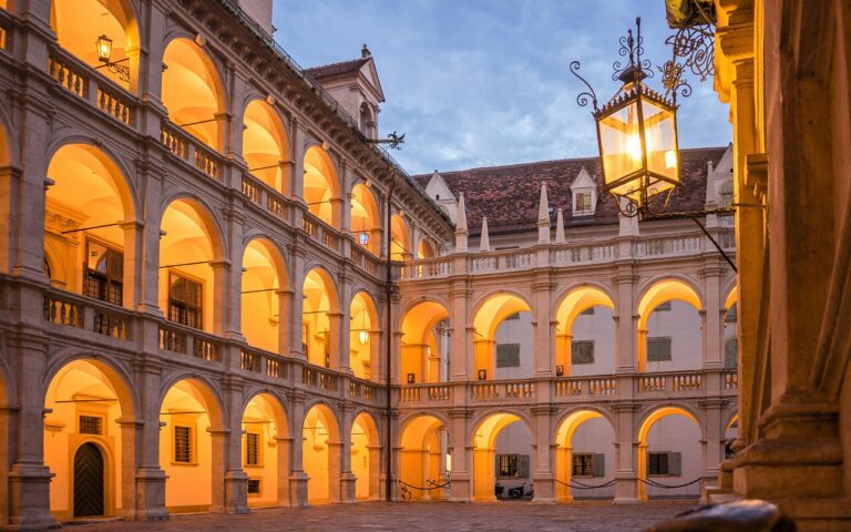 découvrez les meilleures destinations touristiques, conseils de voyage et astuces pour des vacances inoubliables à travers le monde.