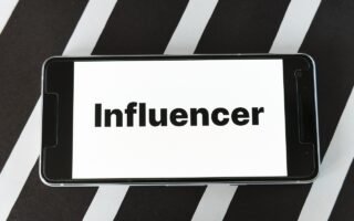 d&eacute;couvrez les meilleurs influenceurs instagram qui inspirent, divertissent et cr&eacute;ent des tendances sur les r&eacute;seaux sociaux.