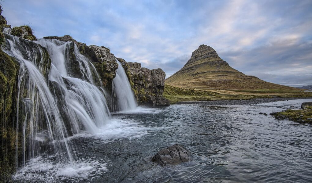 découvrez les merveilles de l'islande en voyage solo : conseils, itinéraires, et astuces pour une aventure inoubliable en toute sécurité.