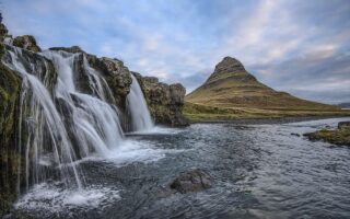d&eacute;couvrez les merveilles de l'islande en voyage solo : conseils, itin&eacute;raires, et astuces pour une aventure inoubliable en toute s&eacute;curit&eacute;.