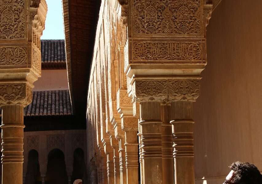 découvrez le guide complet pour voyager en algérie : conseils pratiques, lieux incontournables, culture et astuces pour un séjour réussi.