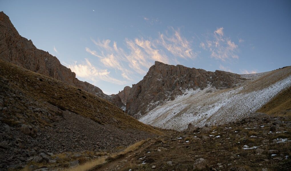 plongez dans une aventure immersive unique où chaque instant vous transporte au cœur d'un univers captivant et interactif.
