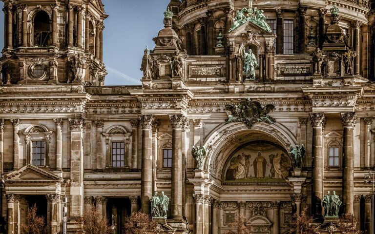 d&eacute;couvrez le patrimoine baroque : un voyage fascinant &agrave; travers l'art, l'architecture et l'histoire riche de cette &eacute;poque &eacute;l&eacute;gante et flamboyante.