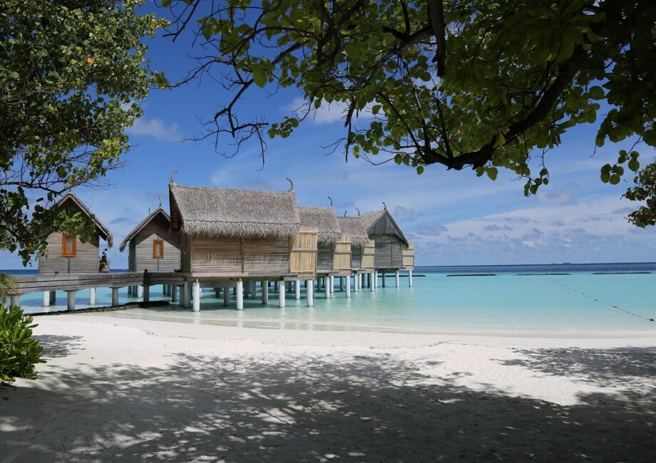 d&eacute;couvrez la c&ocirc;te d'azur, une magnifique r&eacute;gion du sud-est de la france r&eacute;put&eacute;e pour ses plages ensoleill&eacute;es, ses paysages pittoresques, ses villes glamour comme nice et cannes, et son ambiance m&eacute;diterran&eacute;enne unique.