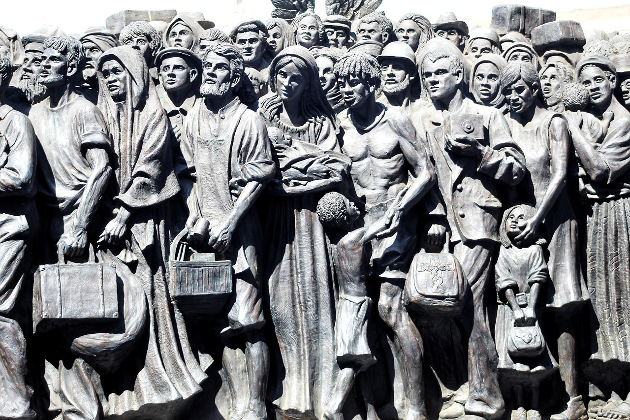 informations et ressources essentielles sur les r&eacute;fugi&eacute;s, leurs droits, leur parcours et les aides disponibles pour les soutenir.