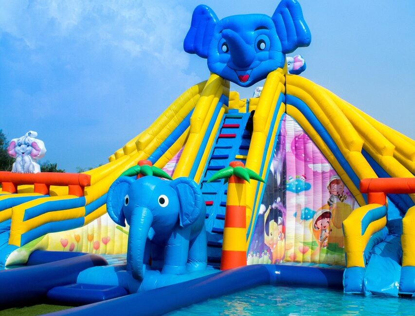 d&eacute;couvrez les parcs d'attractions incontournables pour des journ&eacute;es pleines d'&eacute;motions, d'aventures et de divertissement en famille ou entre amis.